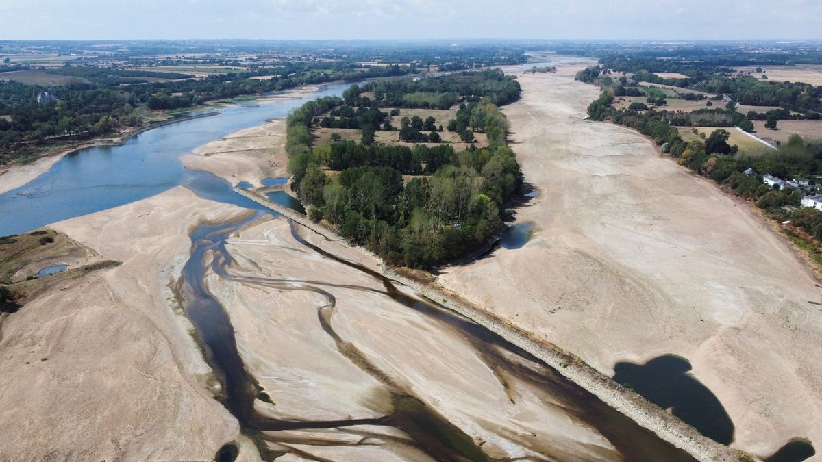 Malé řeky v Evropě kvůli suchu mizí, velké odhalují tajemství